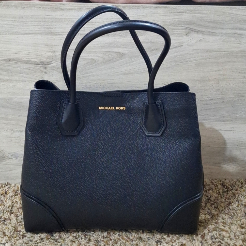 A Micheal kors mercer gallery medium leather satchel bag